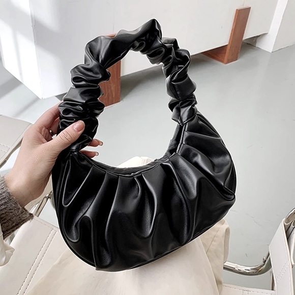 Mini black scrunchie purse - Picture 3 of 3